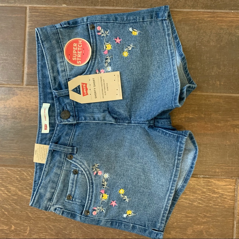 Levi’s Shorty Short